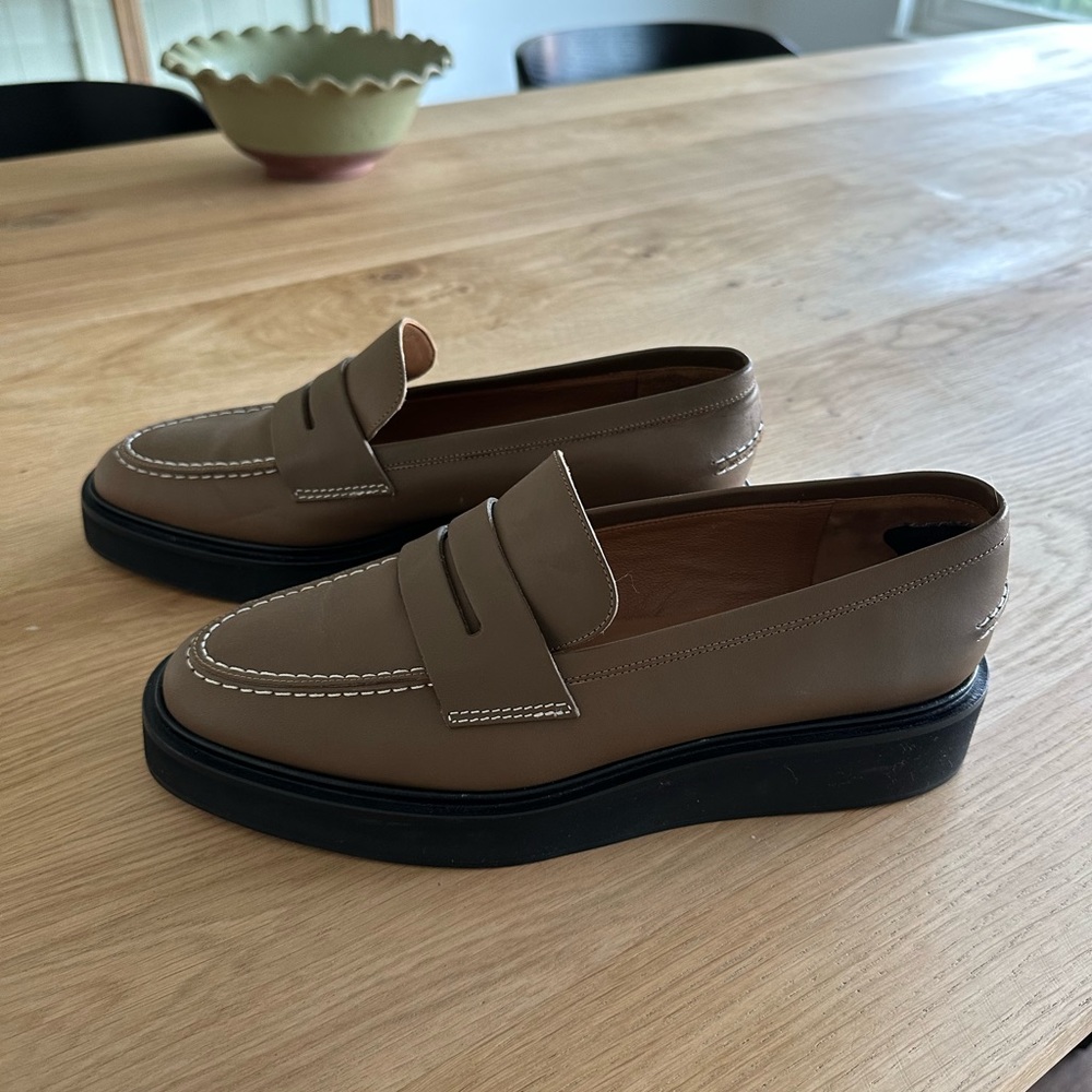 NWOT ATP Leather Loafer Size 41